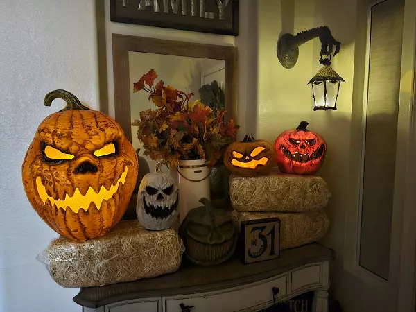 easy indoor halloween decor ideas 5