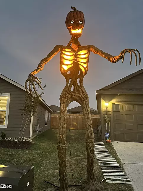 scary skeleton decorations outdoor