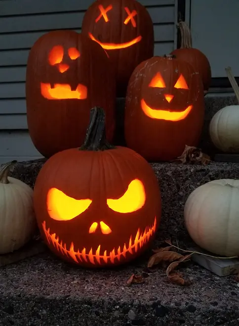 Most Unique and Easy Pumpkin Carving Ideas 21