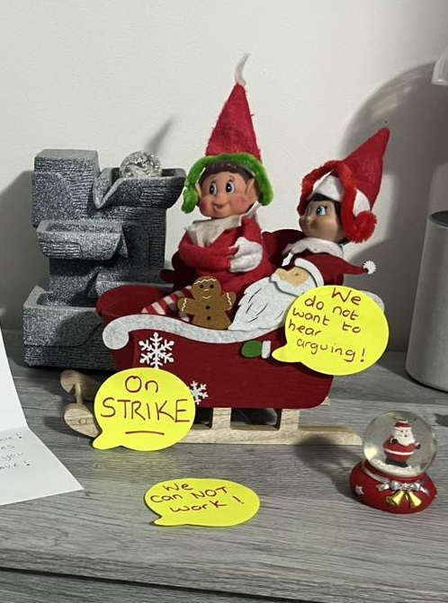 elf on the shelf ideas 18