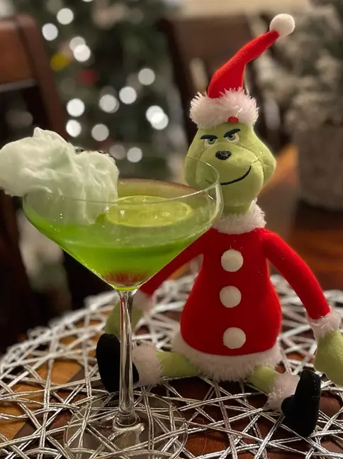 grinch christmas party cocktails 4