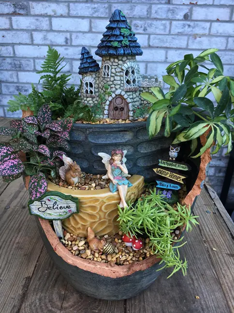 broken pot fairy garden ideas 8