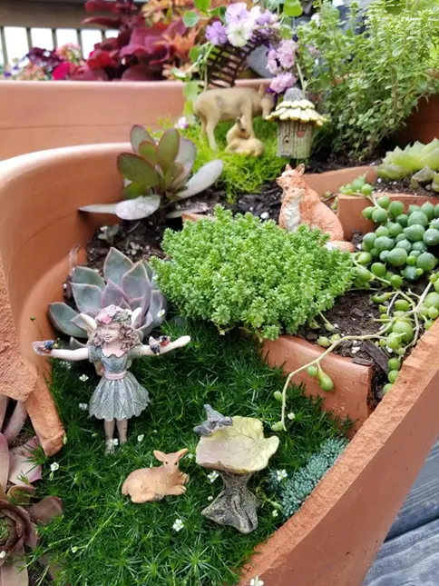 broken pot fairy garden ideas5