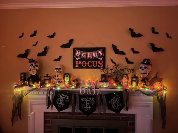 halloween mantel decor 5