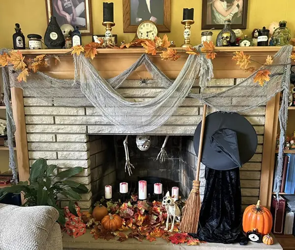 halloween mantel decor 6