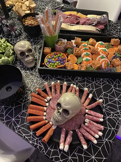 halloween party food crowd 7