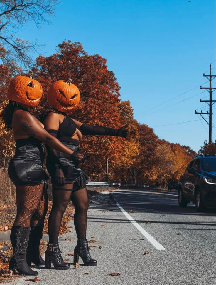 Pumpkin Head Photoshoot Ideas for Best Friends 7 Thereallifeangel